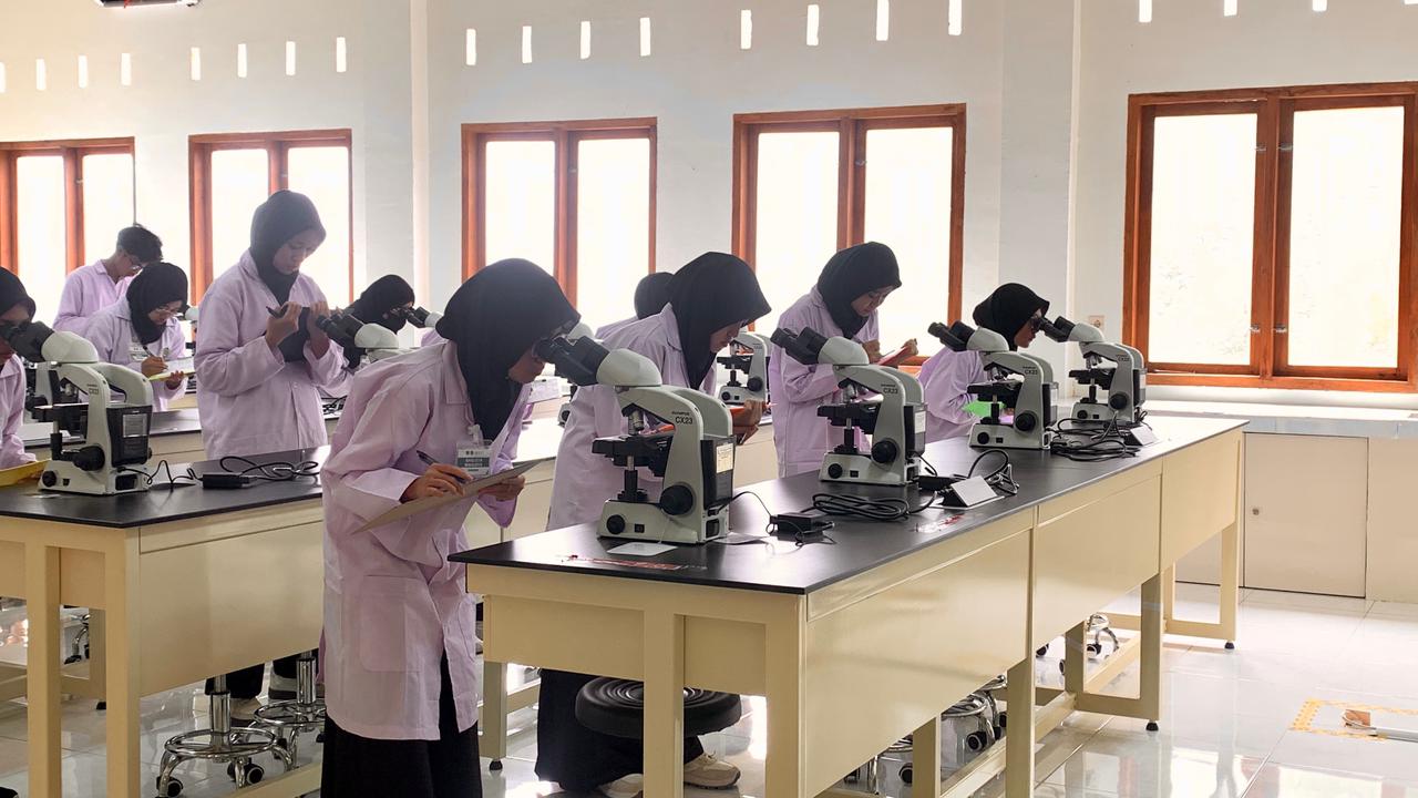 Ujian Blok 1.3 FK Hamzanwadi: Dari CBT hingga Praktikum, Mahasiswa Tunjukkan Kesiapan Akademik